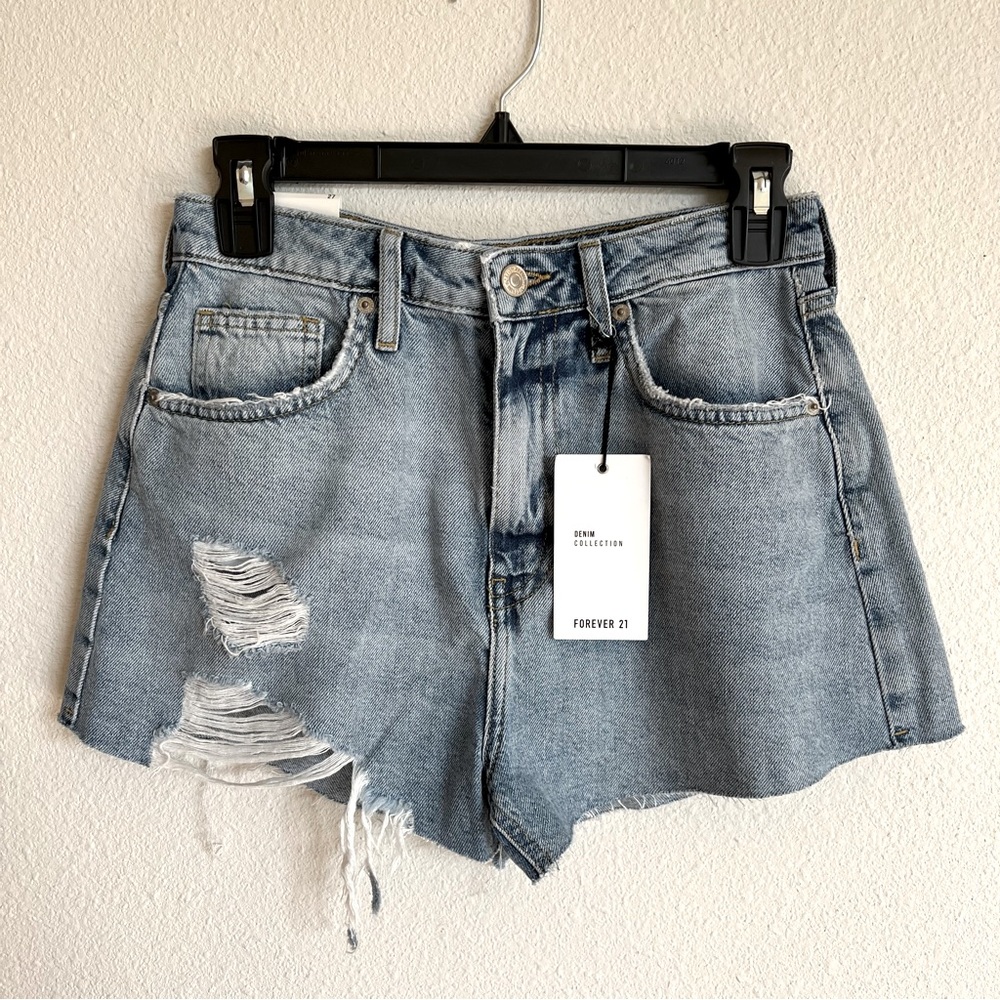 NWT Forever 21 Los Angeles High Waisted Distressed Raw Hem Jean Shorts